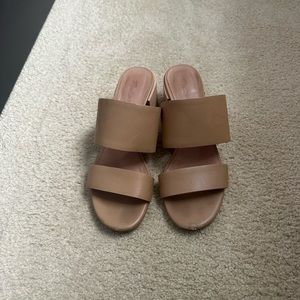 Madewell slip on block heel sandals. Beige. Size 7.5